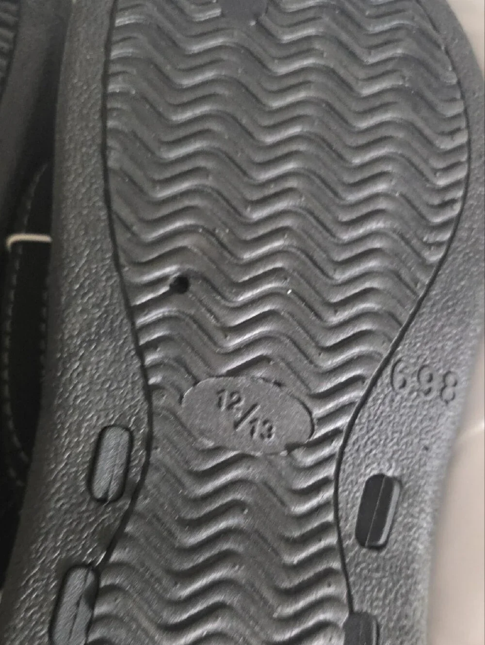 Black Men's Flip Flop Sandals Size 12/13